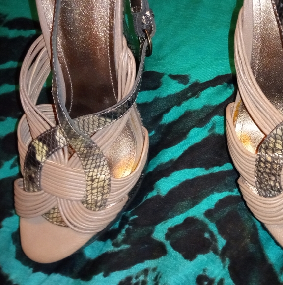 Joan & David Sz 7 Tan Snakeskin Stiletto Heels NWOT - Picture 4 of 10